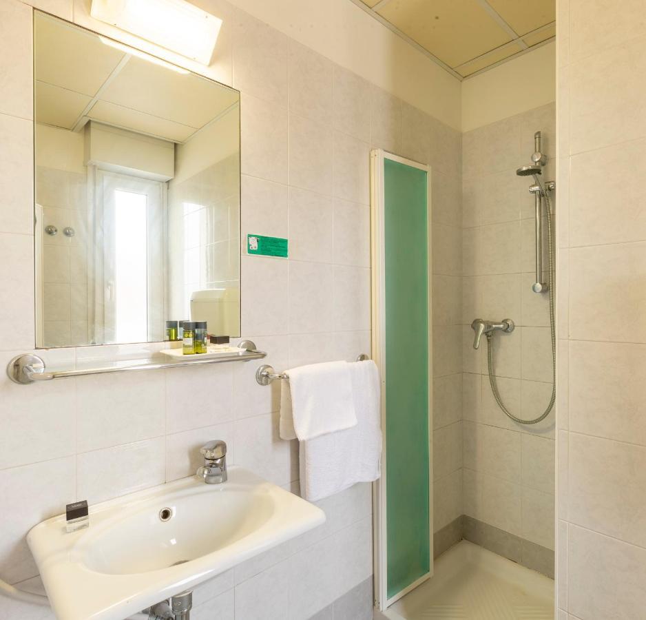 Hotel Condor-New 2024-Con Piscina Риччоне Экстерьер фото